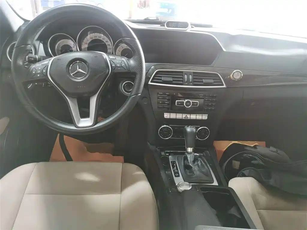 Mercedes-Benz C-Class 2013 C 260 Fashion Grand Edition фото 6