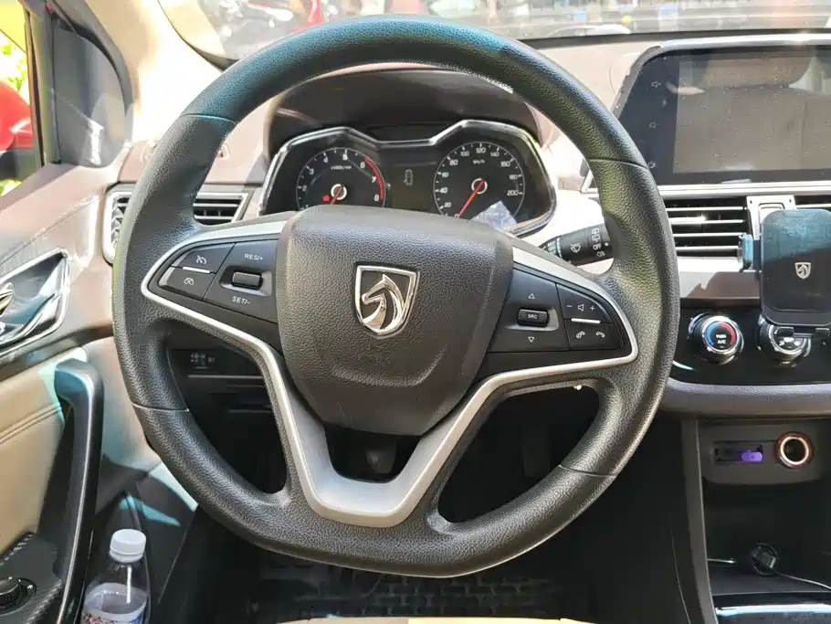 Baojun 310W 2017 2017 1.5L Manual Fashion Edition (China V)