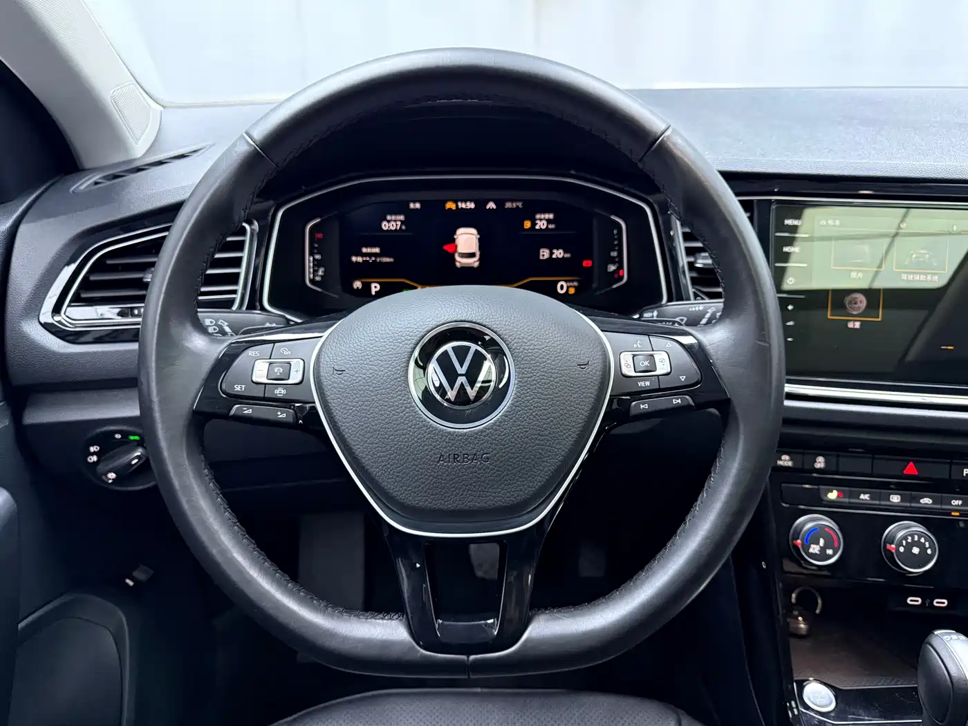 Volkswagen T-ROC 2022 280TSI DSG 2WD Comfort PLUS фото 8