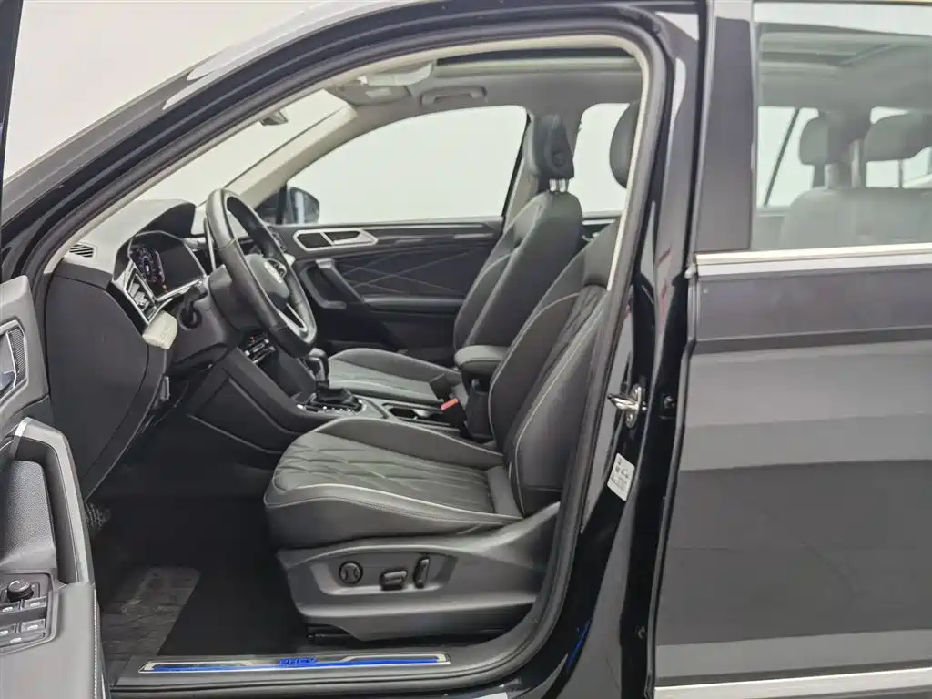 Volkswagen Tiguan L PHEV 2023 430PHEV Plug-in Hybrid Premium фото 10