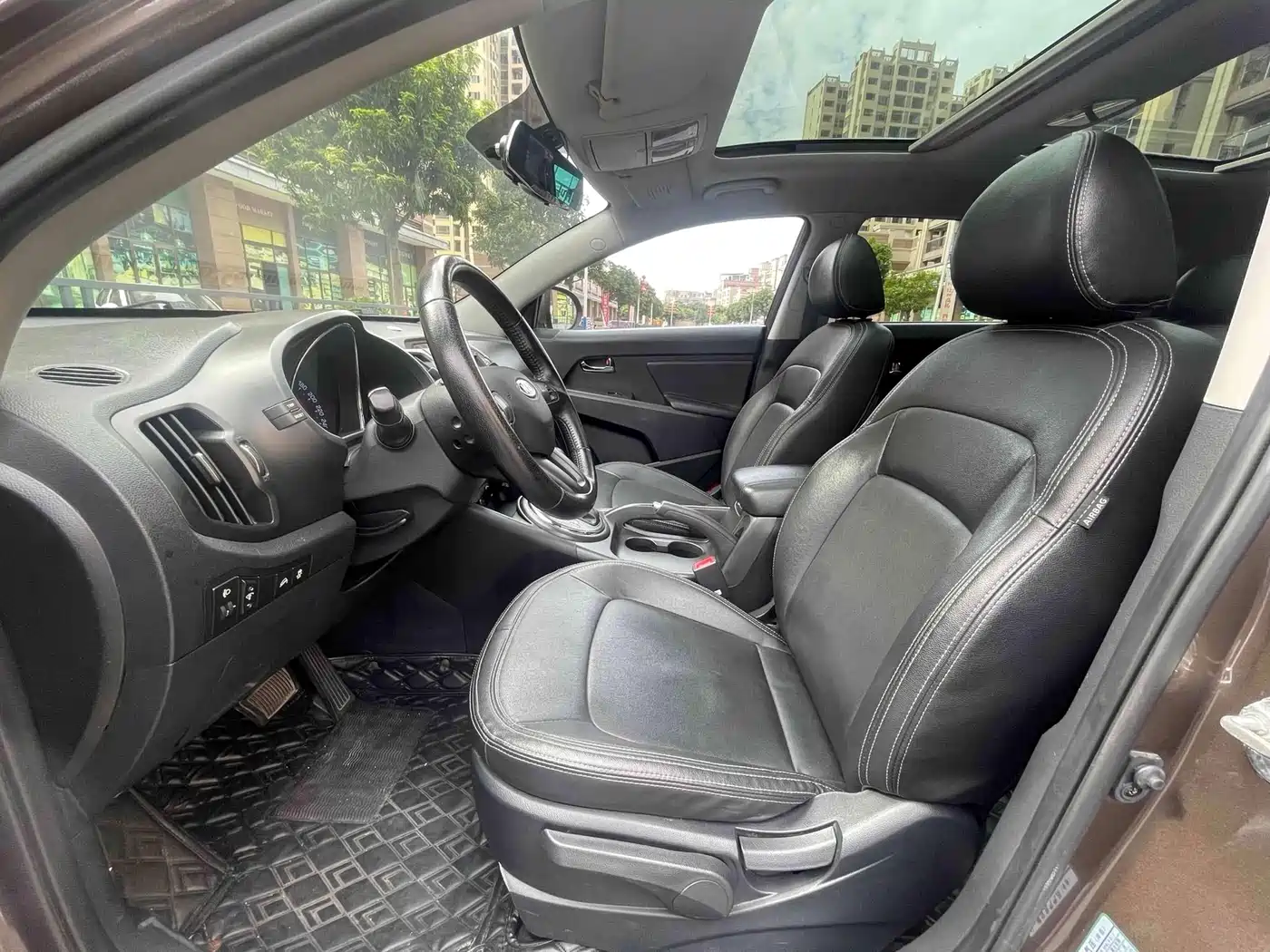 Kia Sportage 2012 2.0L Automatic 2WD NAVI Edition фото 11