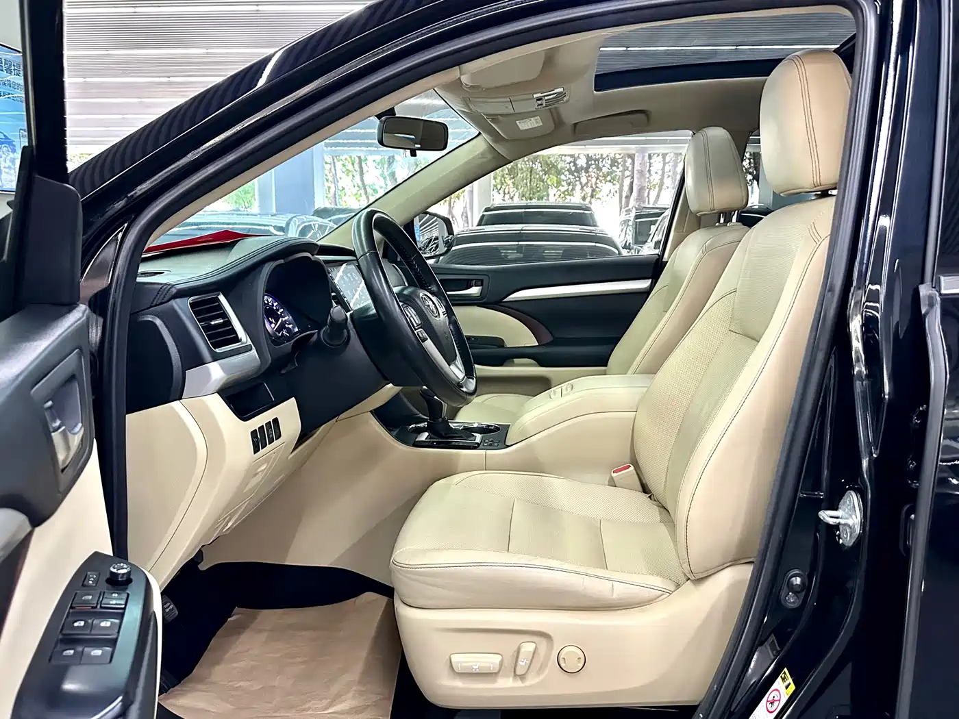 Toyota Highlander 2017 2.0T 4WD Premium 7-Seater фото 19