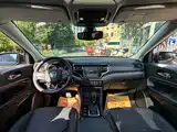 Photo 13 - Jeep Grand Commander