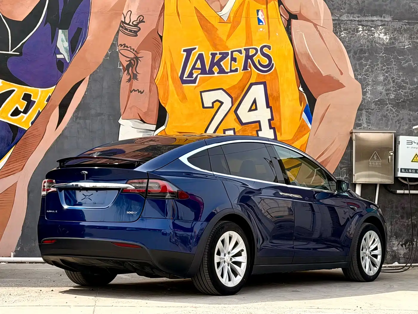 TESLA MODEL X
