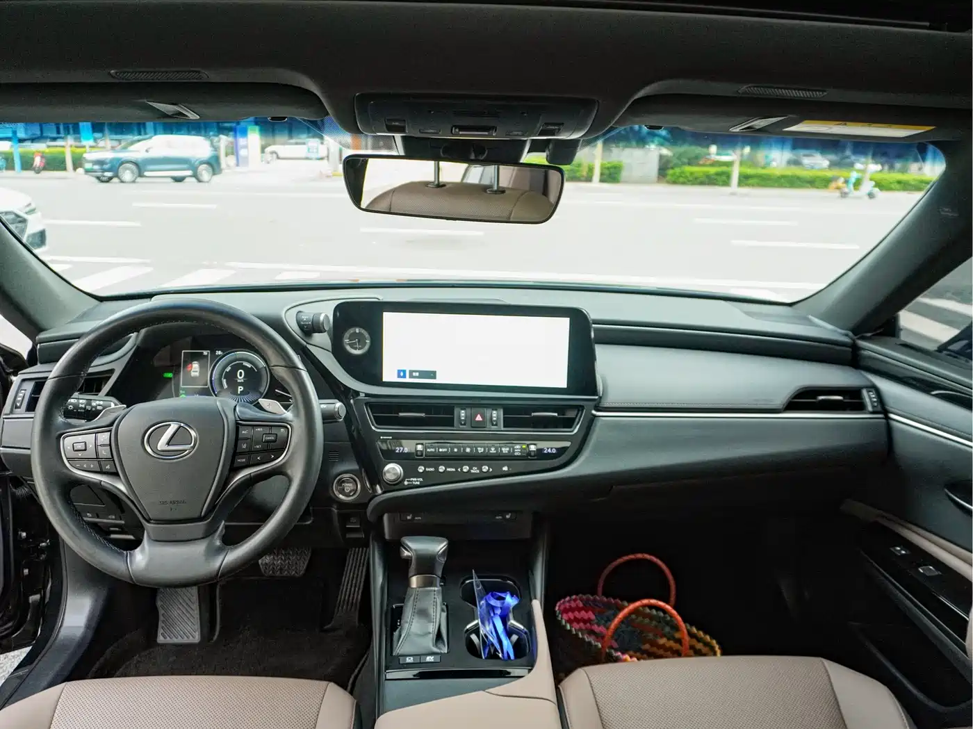 Lexus ES 2022 300h Excellence Edition фото 22