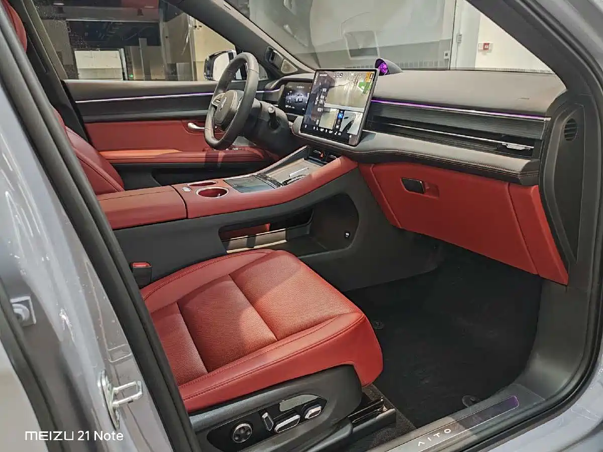 AITO Wenjie AITO M5 2025 Extended Range Ultra AWD фото 11