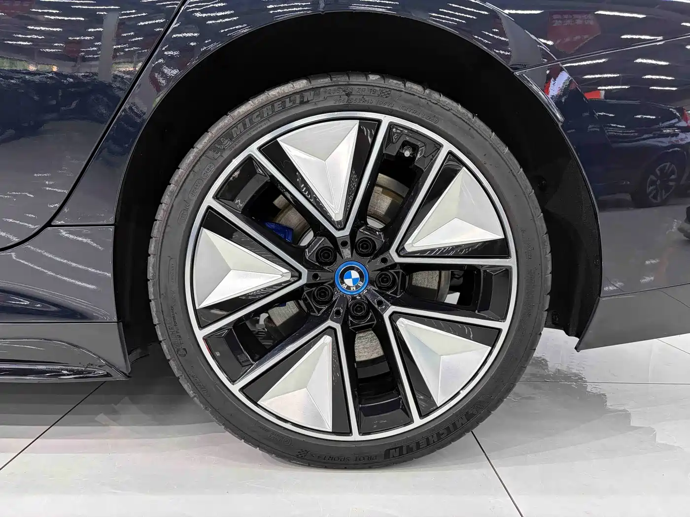 BMW i3 2023 eDrive 40 L Shadow Night Sport Package фото 23