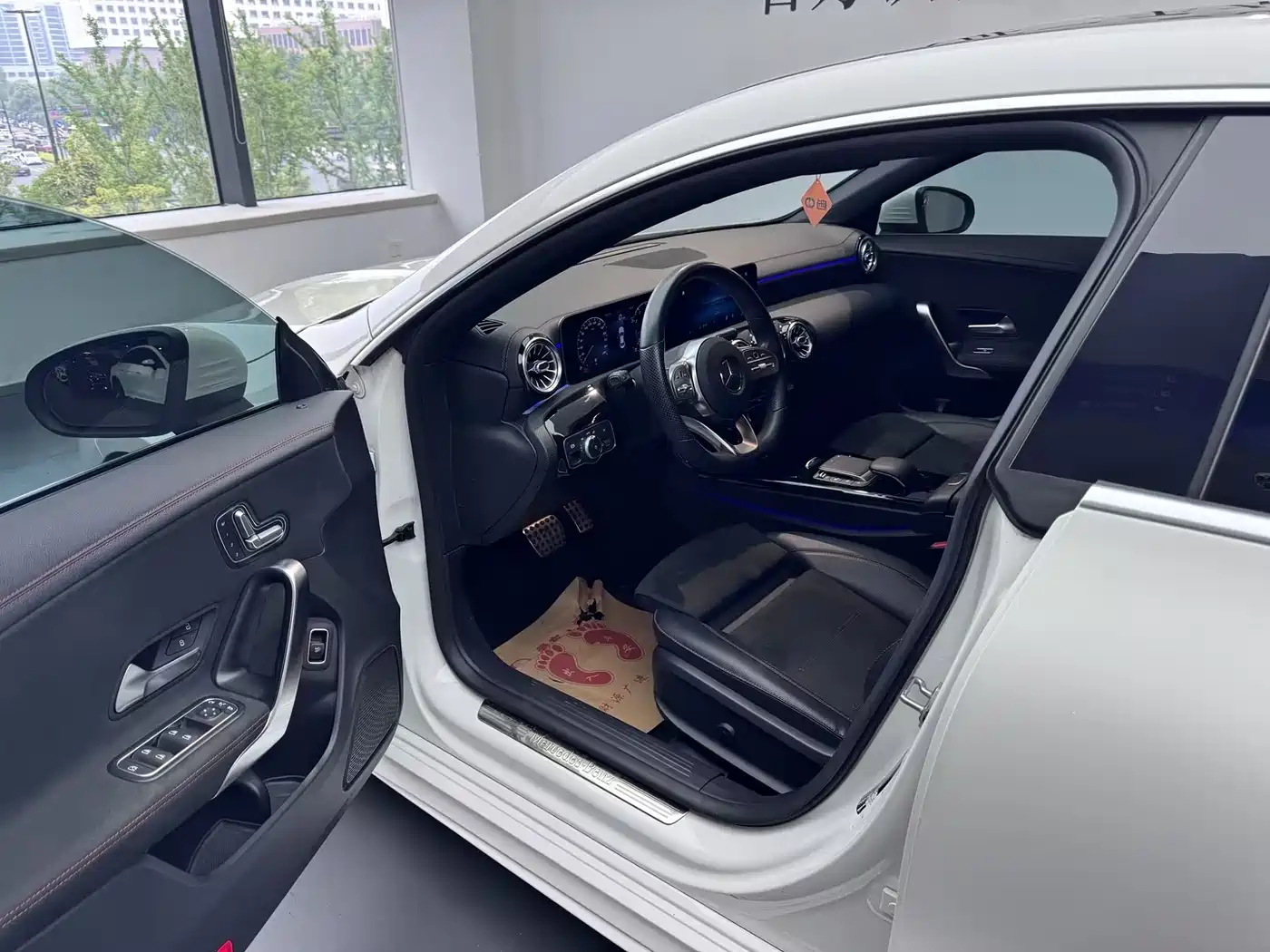 Mercedes-Benz CLA (Import) 2020 CLA 200 фото 5