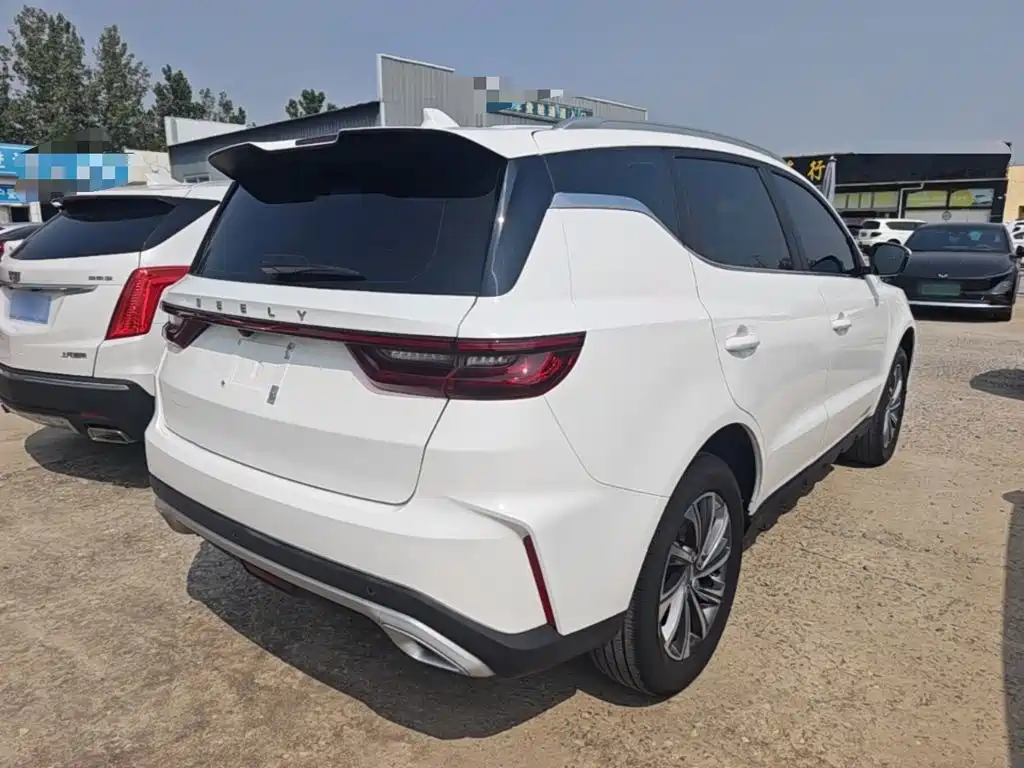 Photo 7 - Geely Emgrand X6