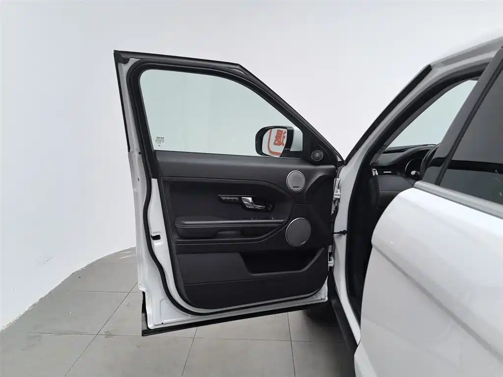 Land Rover Range Rover Evoque (Import) 2012 2.0T 5-door Premium Edition фото 8