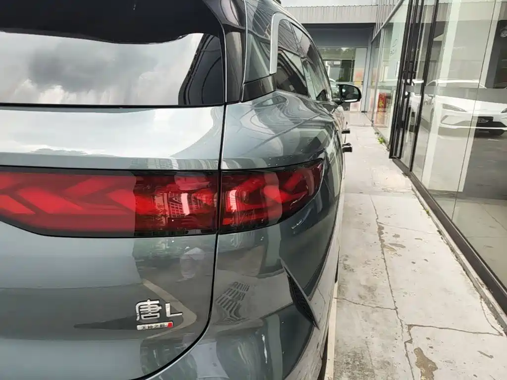 BYD Tang L 2025 2025 DM 175KM Drone Player Edition