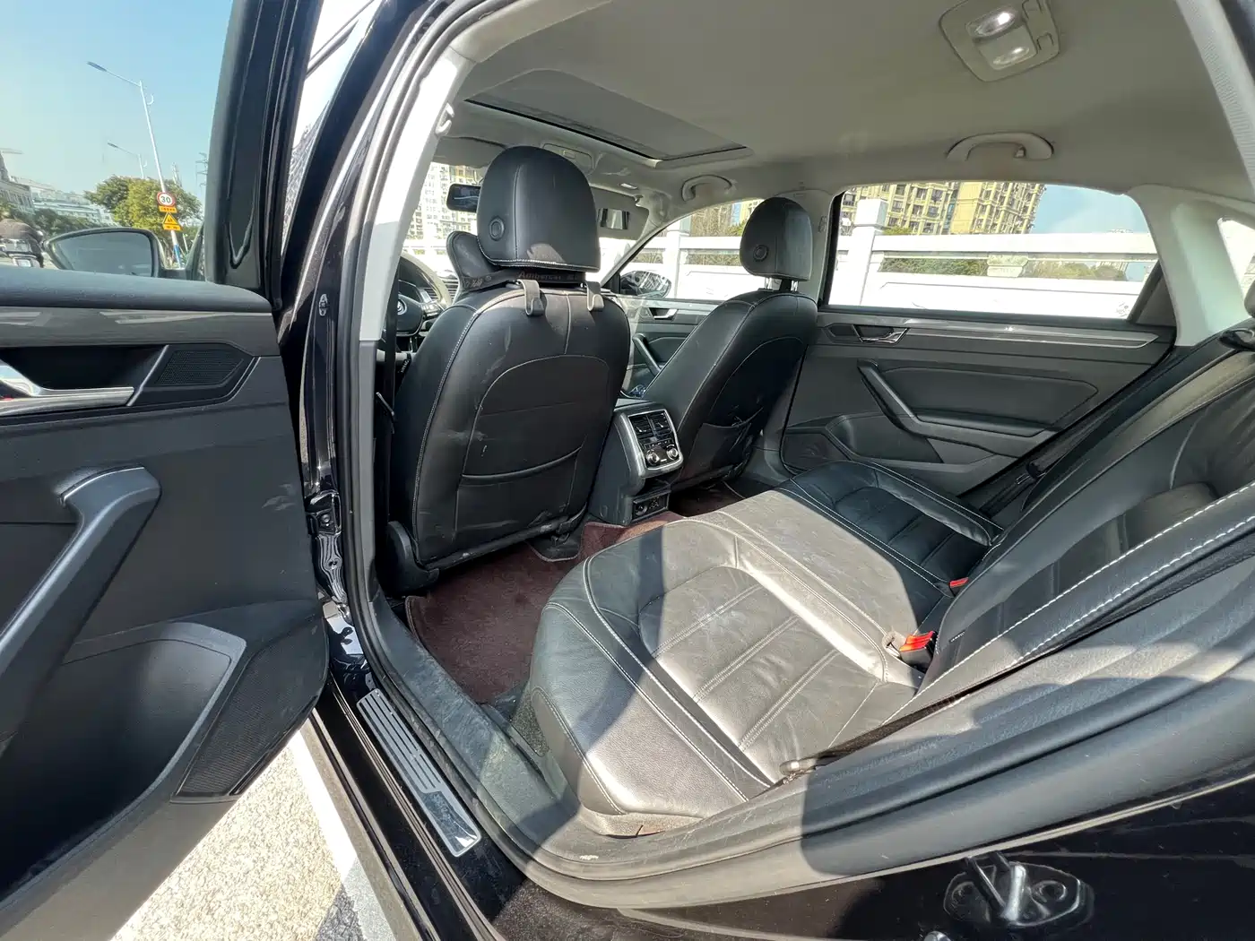 Volkswagen Passat 2016 280TSI DSG Honor Edition фото 5