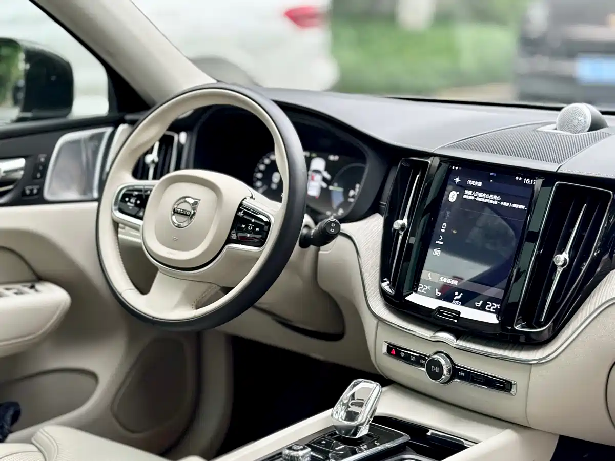 Volvo XC60 Plug-in Hybrid 2019 T8 Twin Engine Excellence Luxury (China VI) фото 16