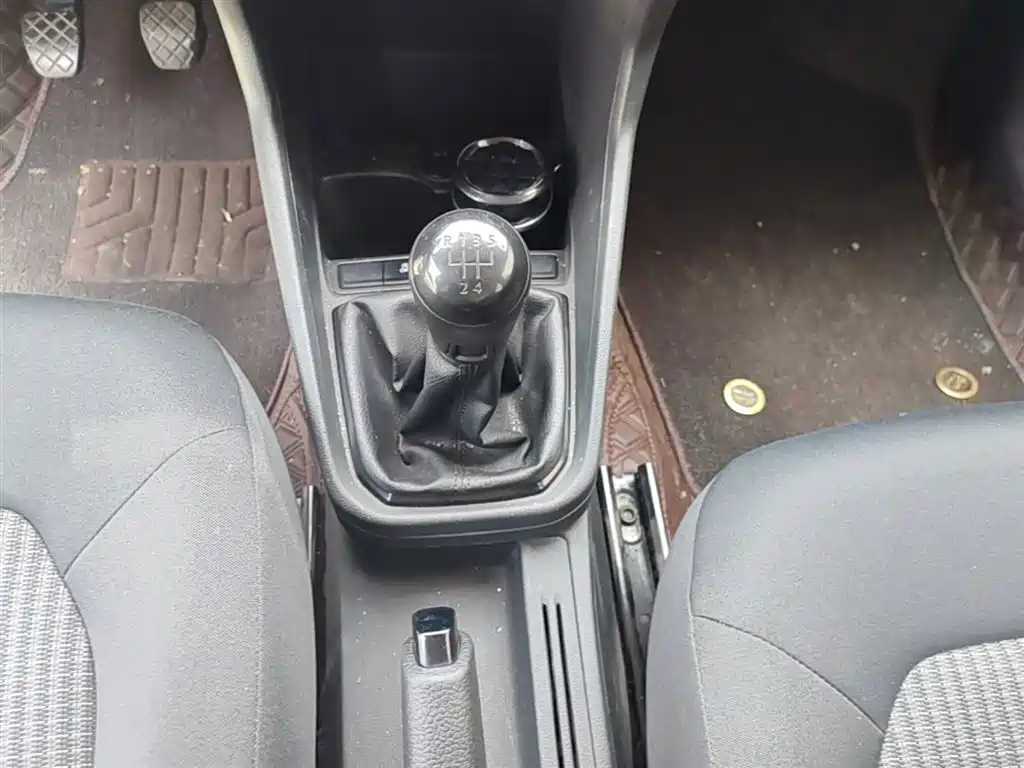 Volkswagen Santana 2018 1.5L Manual Trend Edition фото 14