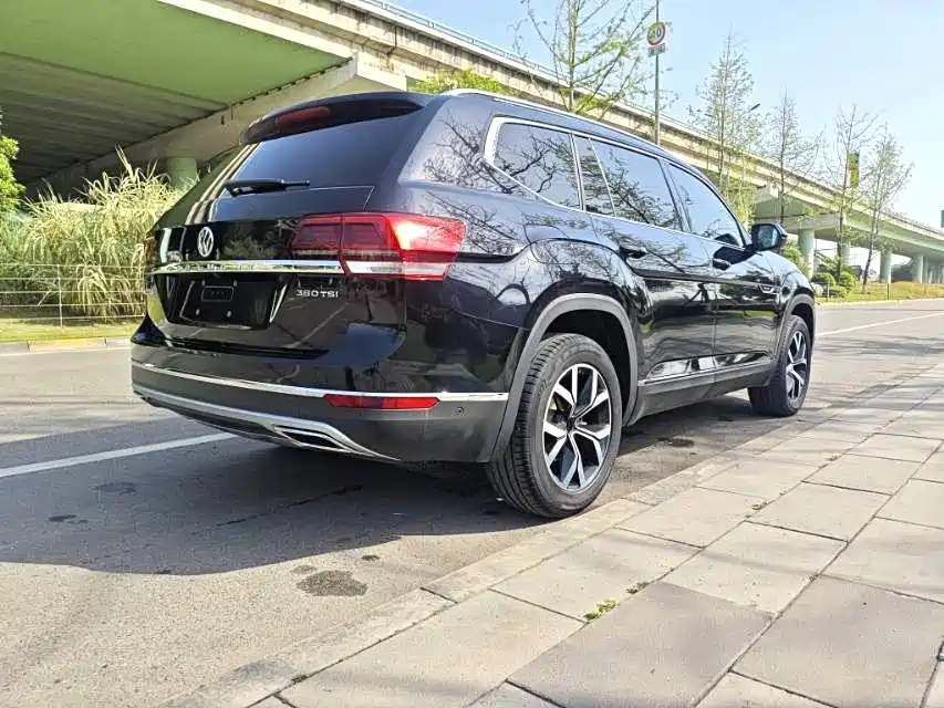 Volkswagen Teramont 2019 380TSI 4WD Luxury Edition China VI фото 9