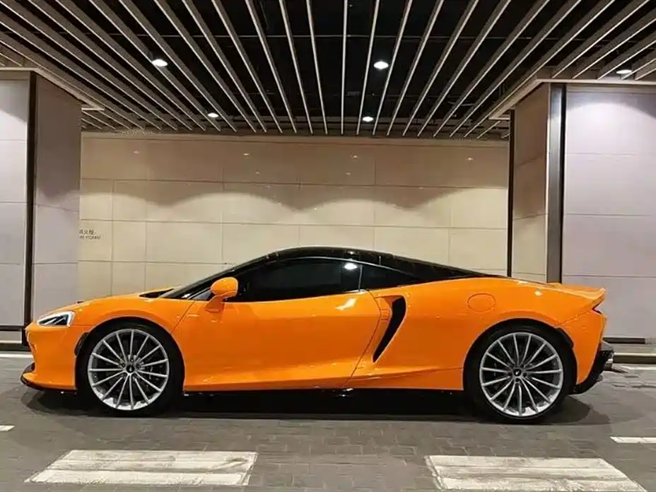 MCLAREN GT