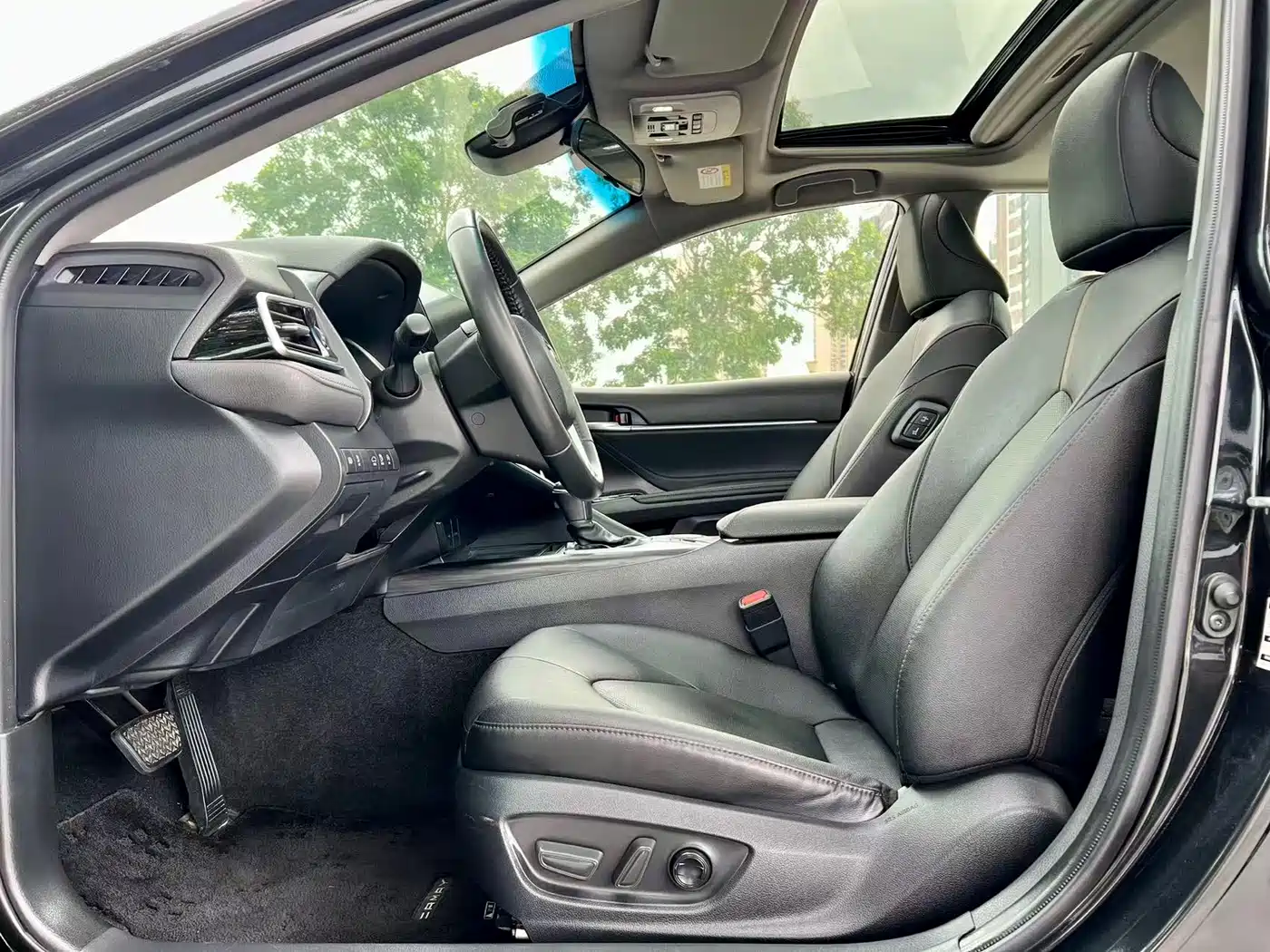 Toyota Camry 2021 2.0G Luxury Edition фото 4