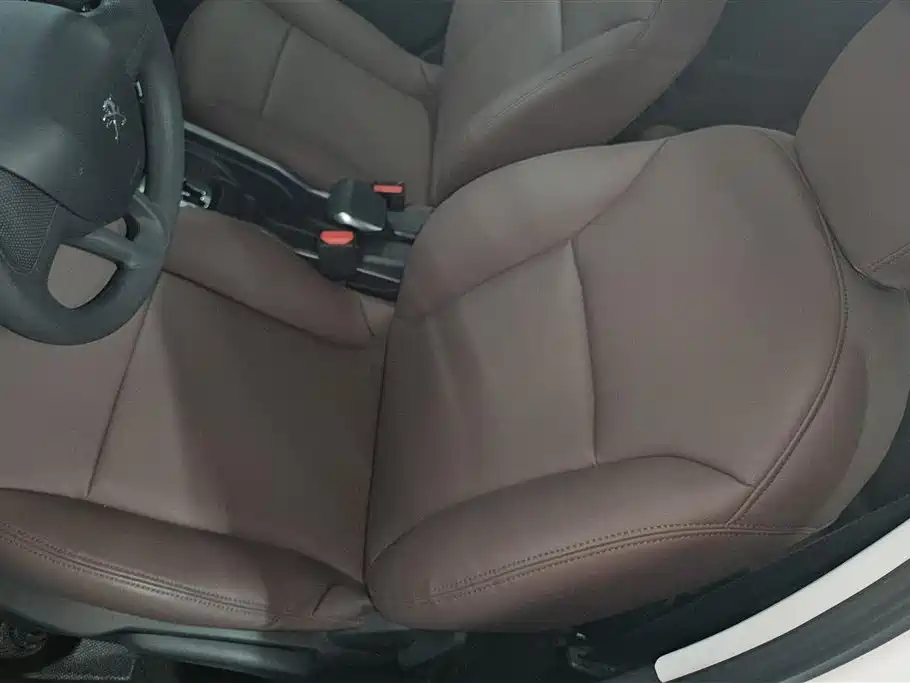 Peugeot 2008 2015 Cool Edition 1.6L Auto Jade фото 9