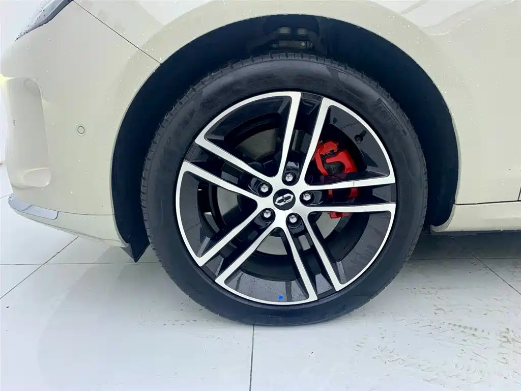 AITO Wenjie AITO M5 2025 Extended Range Ultra AWD фото 6