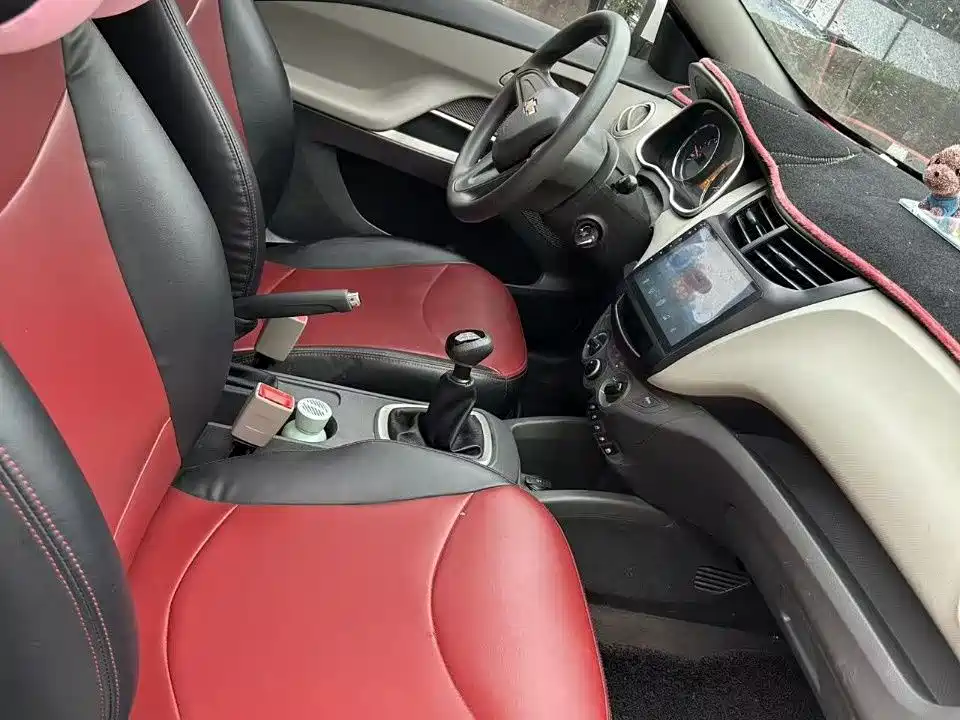 Chevrolet Sail 2015 Sail 3 1.5L Manual Ideal Sunroof Edition фото 4