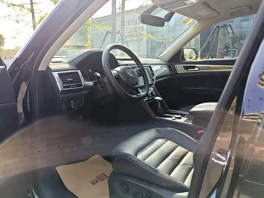 Volkswagen Teramont 2019 380TSI 4WD Luxury Edition China VI фото 3