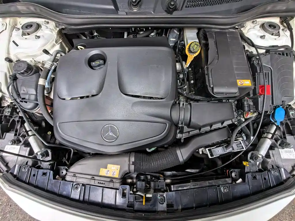 Mercedes-Benz GLA 2016 GLA 200 Dynamic фото 12