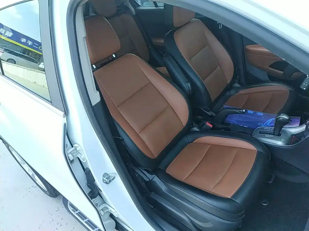 Фото 25 - Chevrolet Trax