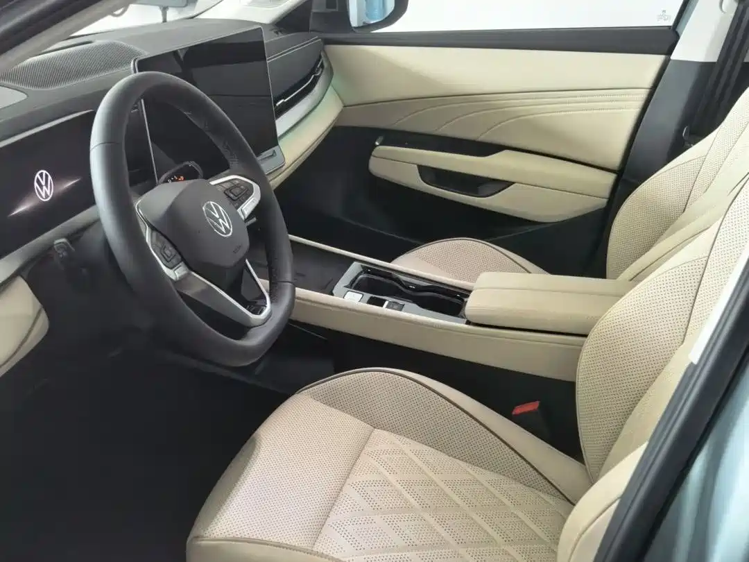 Volkswagen Sagitar 2025 300TSI DSG High-end Model фото 9