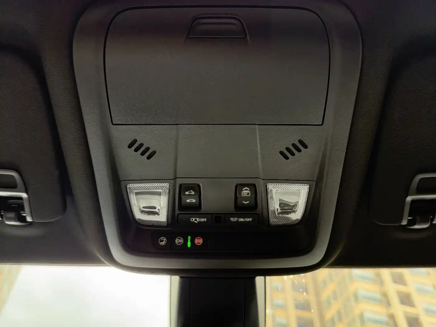 Photo 24 - Cadillac XT6