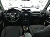Photo 6 - Jeep Renegade