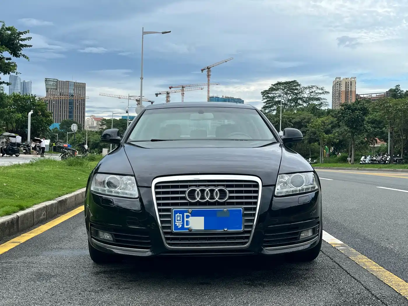 Фото 2 - Audi A6L