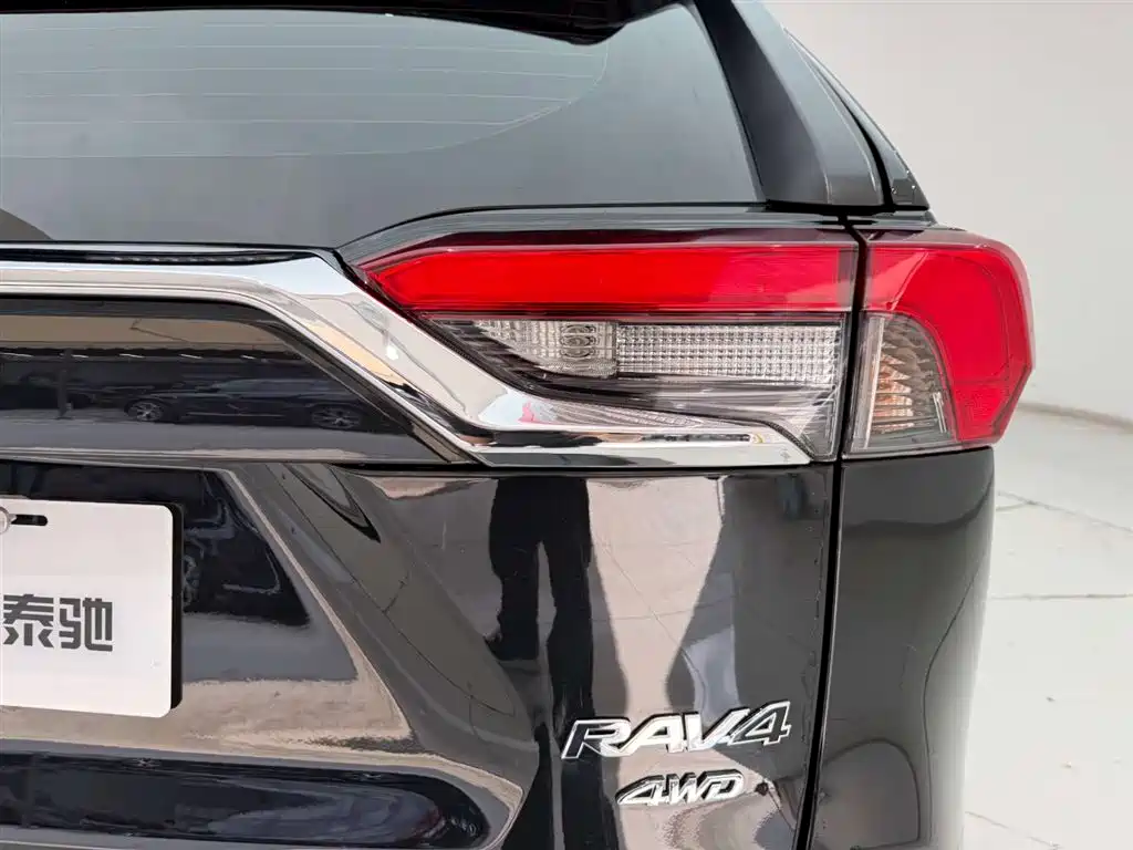 Toyota RAV4 Rongfang 2023 2.0L CVT FWD Style Plus Edition фото 10