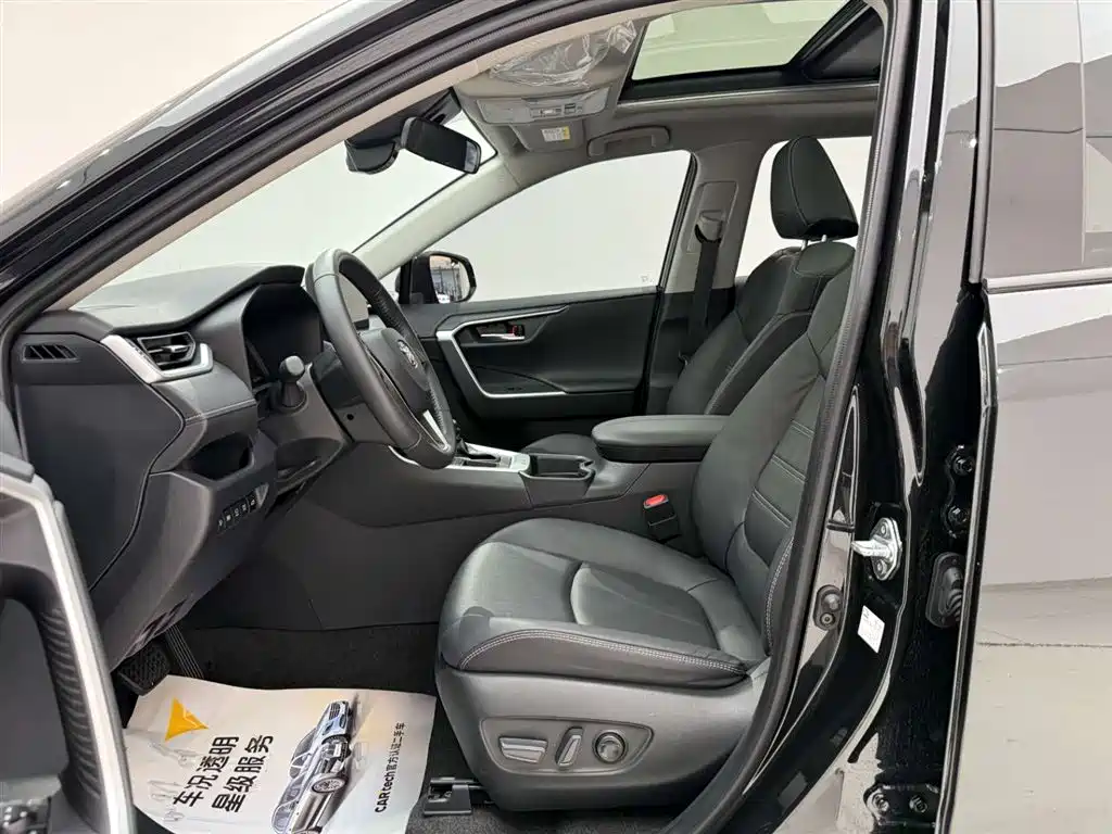 Toyota RAV4 Rongfang 2023 2.0L CVT FWD Style Plus Edition фото 15
