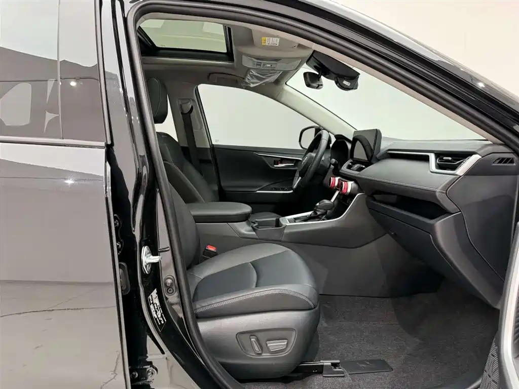Toyota RAV4 Rongfang 2023 2.0L CVT FWD Style Plus Edition фото 19