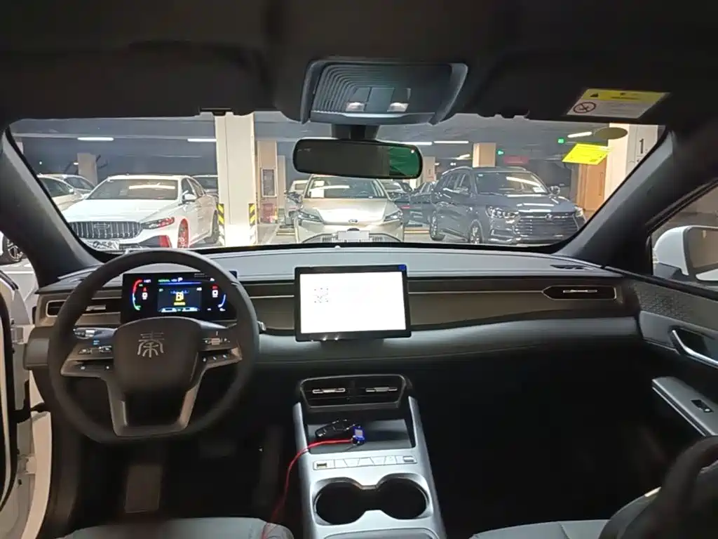 BYD Qin PLUS 2026 DM-i Smart Edition 128KM Progressive фото 10