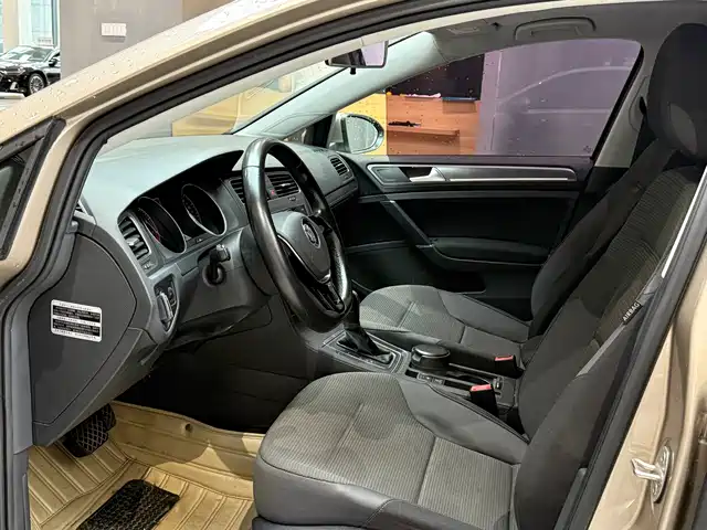 Volkswagen Golf 2016 230TSI Automatic Comfort — фото 4