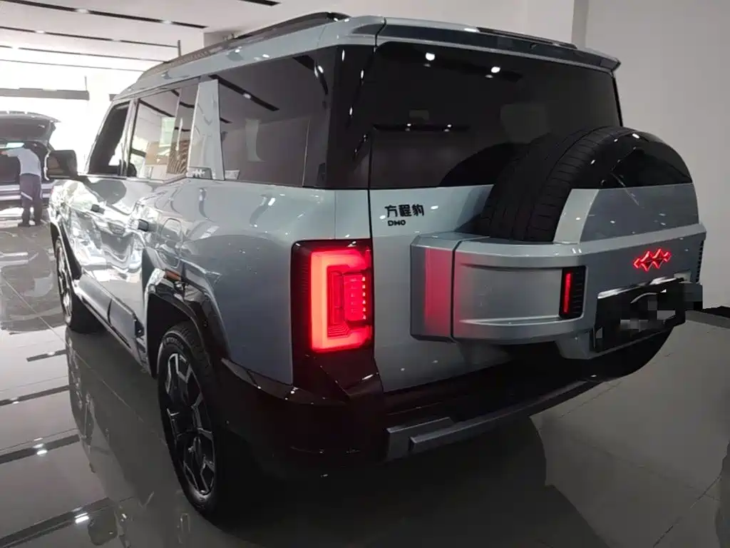 Fang Cheng Bao Leopard 8 2025 2025 Zhiyong Flagship 6-Seater