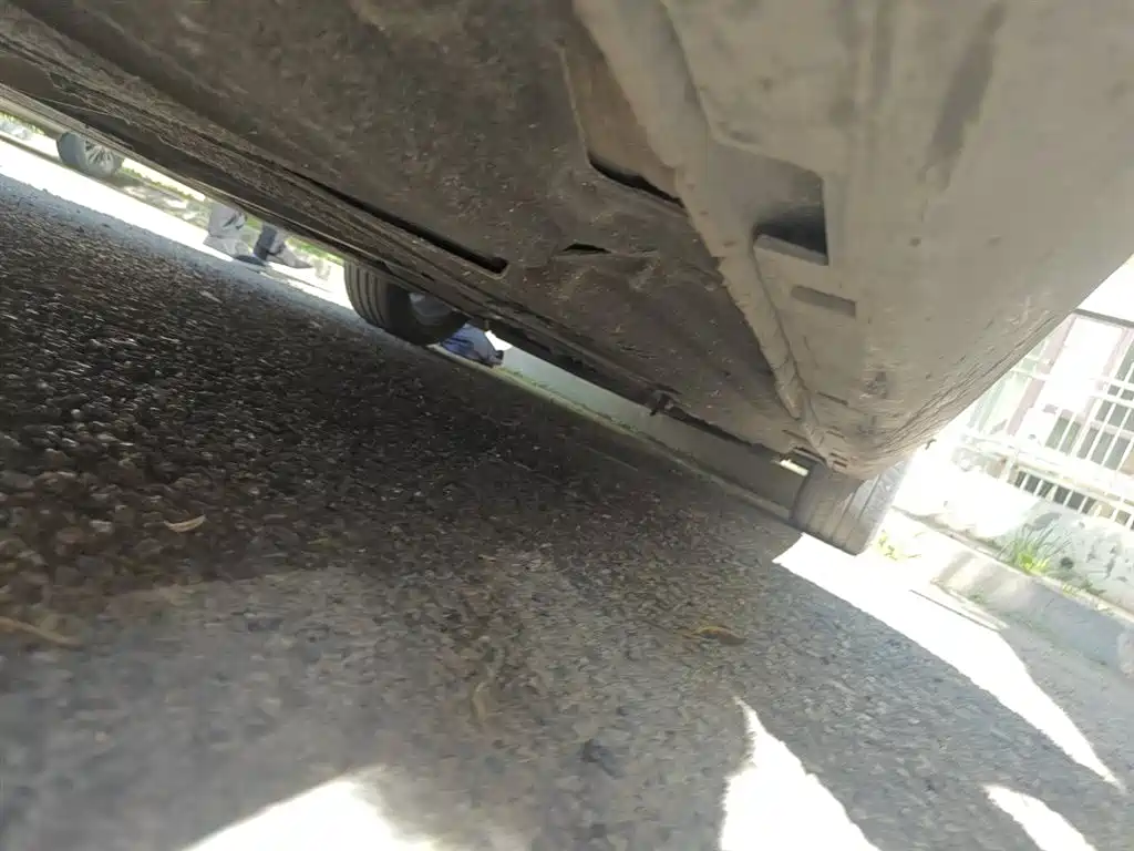 Hongqi H5 2023 2.0T Auto Smart Connect Flag Comfort фото 17