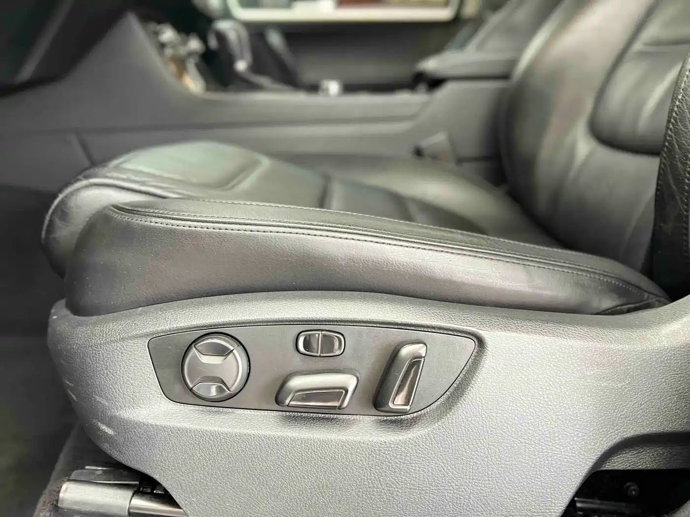Volkswagen Touareg 2011 3.0TSI Comfort фото 12