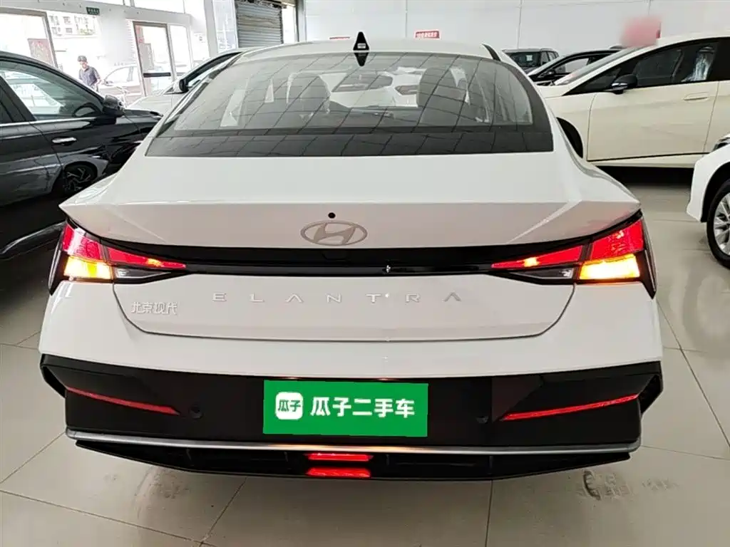 Hyundai Elantra 2023 1.5L CVT GLX Elite Edition фото 5