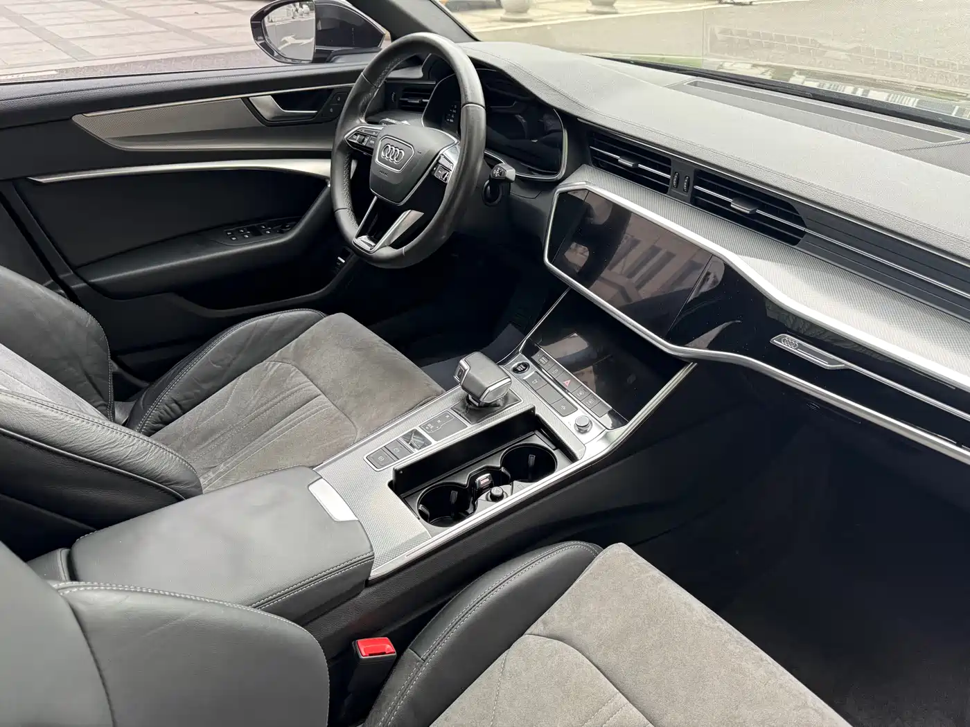 Audi A6L 2021 40 TFSI Luxury Sport фото 20