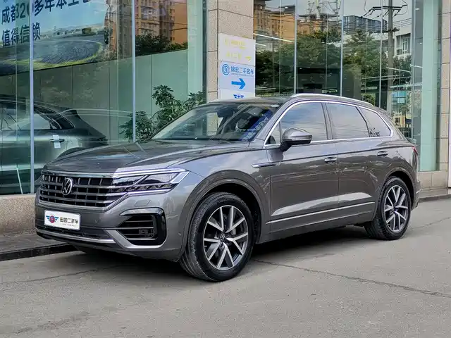 VOLKSWAGEN TOUAREG