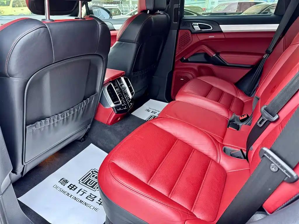 Porsche Cayenne 2015 Cayenne Turbo 4.8T фото 24