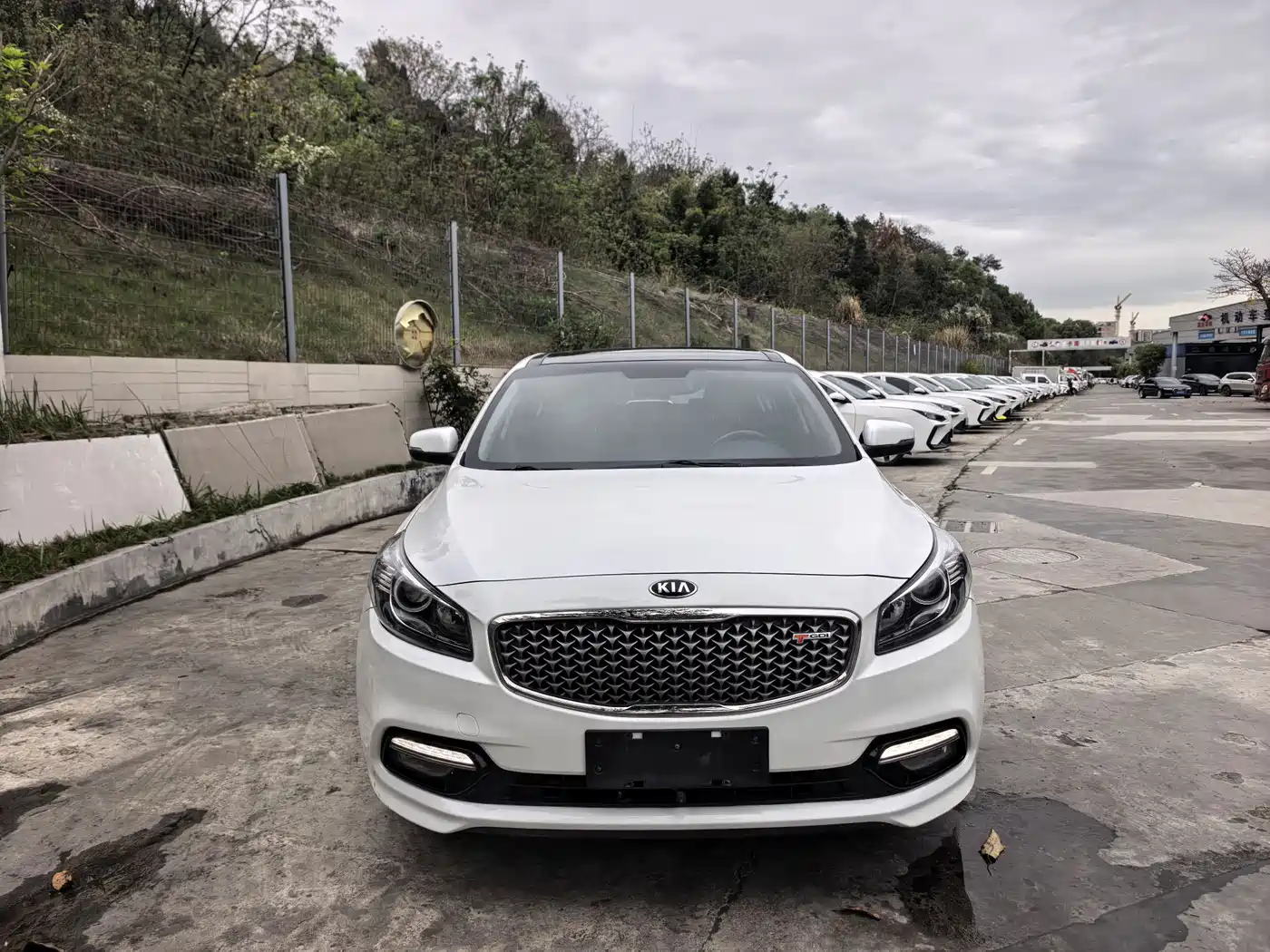 KIA K4
