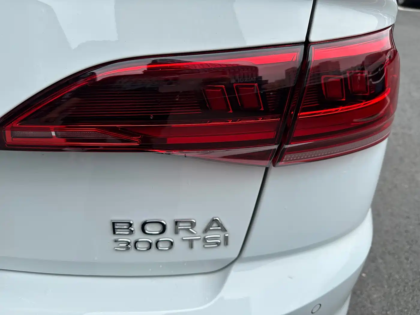 VOLKSWAGEN BORA