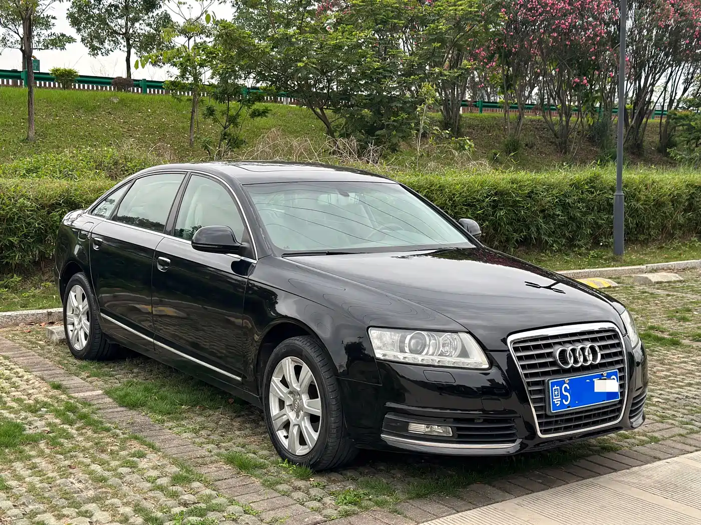 Audi A6L 2010 2.4L Comfort фото 3