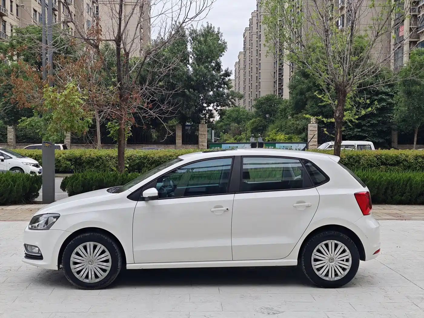Volkswagen Polo 2016 1.6L Automatic Comfort фото 5