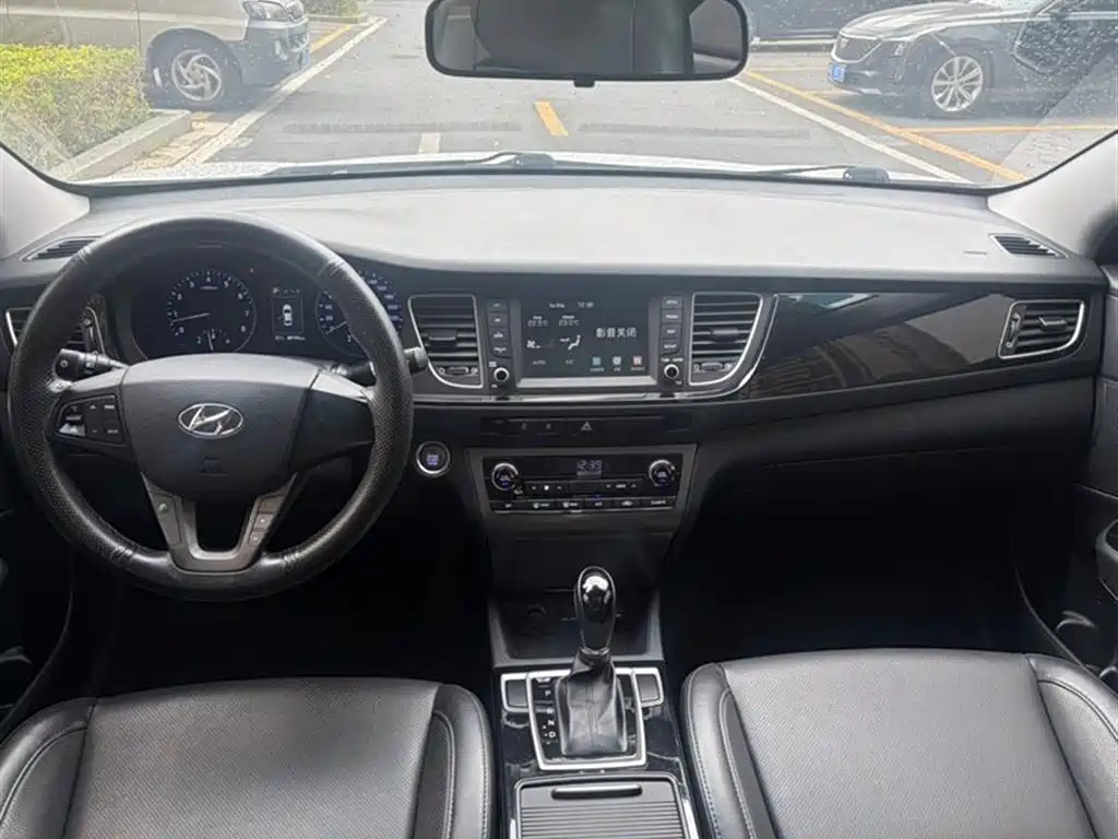 HYUNDAI NAME PICTURE