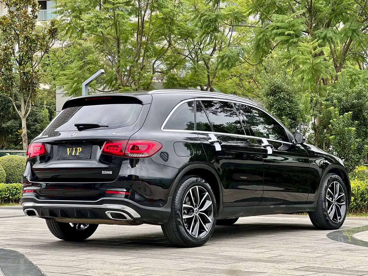 MERCEDES-BENZ GLC