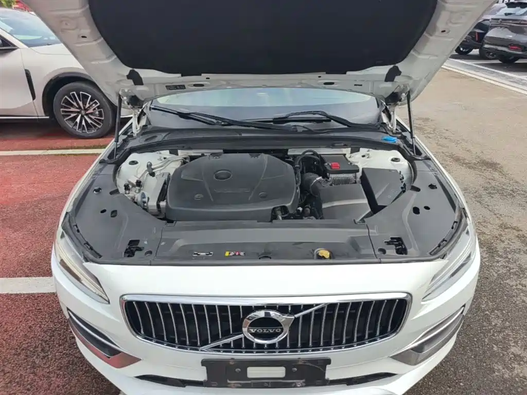 Фото 20 - Volvo S90